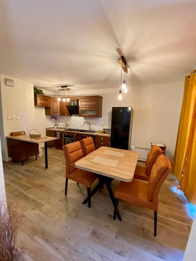 Apartment With Balcony And Free Parking Zadar Bagian luar foto