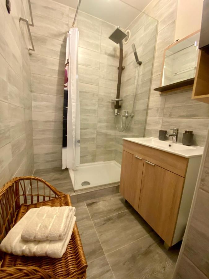 Apartment With Balcony And Free Parking Zadar Bagian luar foto